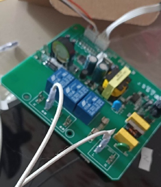 808930180.jpg